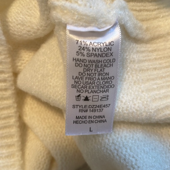 Winter white sweater by Double Zero in size large. - Picture 5 of 7